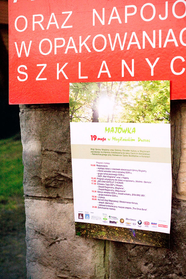 Majówka w Mogilanach 2012 - plakat przy wejściu