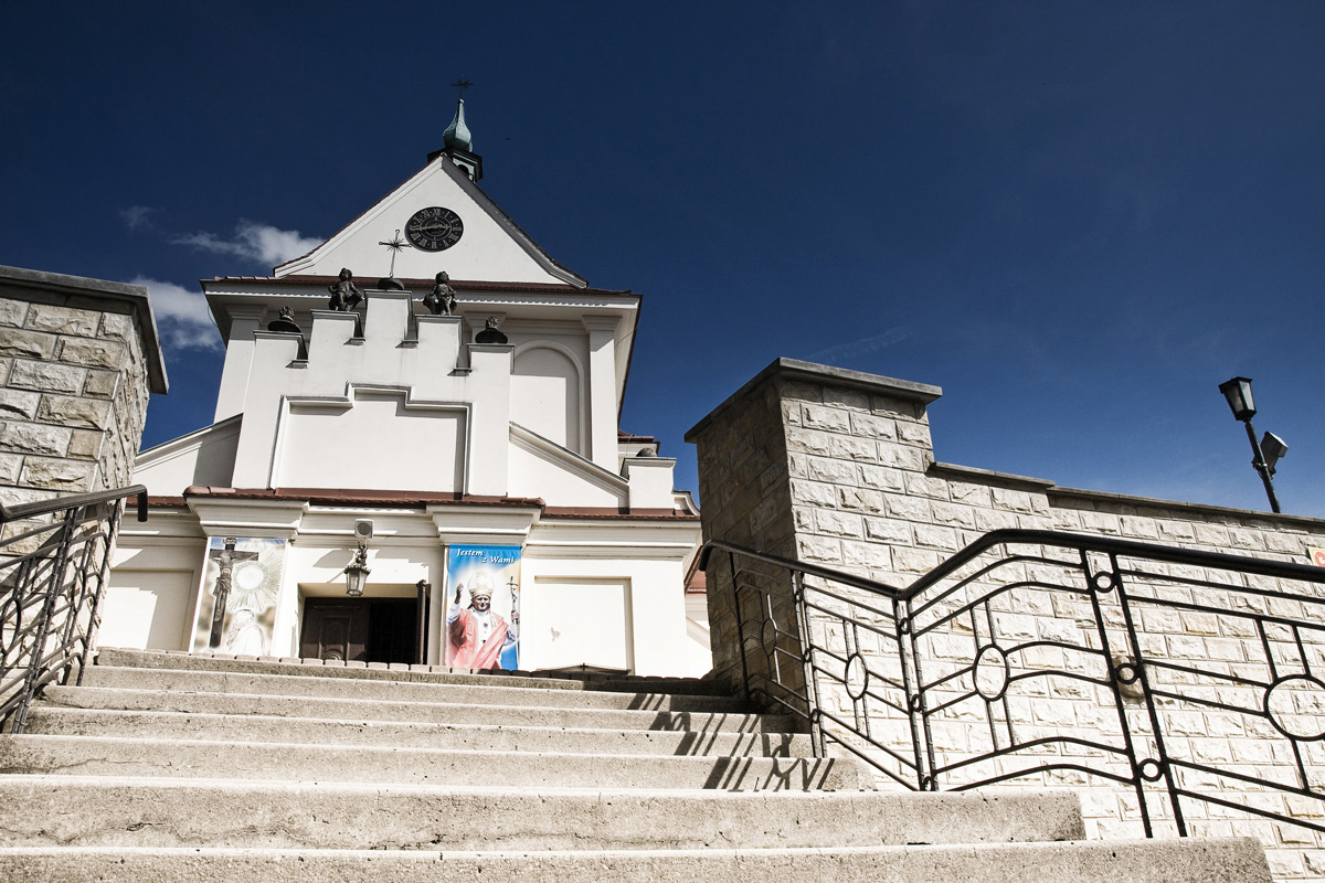 kościół parafialny w Mogilanach