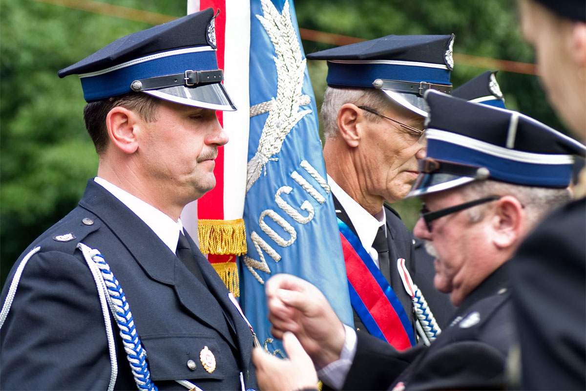 Druh Piotr Klimczyk odznaczony Brązowym Medalem za zasługi dla Pożarnictwa oraz za wysługę 20 lat w OSP Mogilany podczas uroczustych obchodów 130 lat