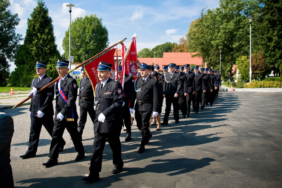 Poczet sztandarowy OSP Mogilany oraz zaproszonych drużyn strażackich na ubileusz 130-lecia